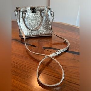 Steve Madden women’s Hartley satchel. Silver color. Detachable strap